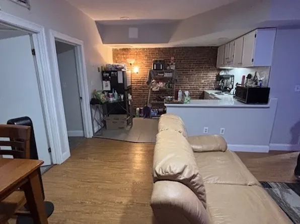 213 Beacon St, Boston, MA 02116