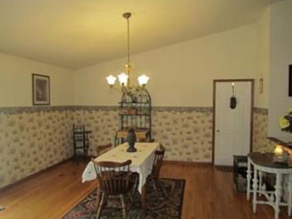 Dining out to garage 