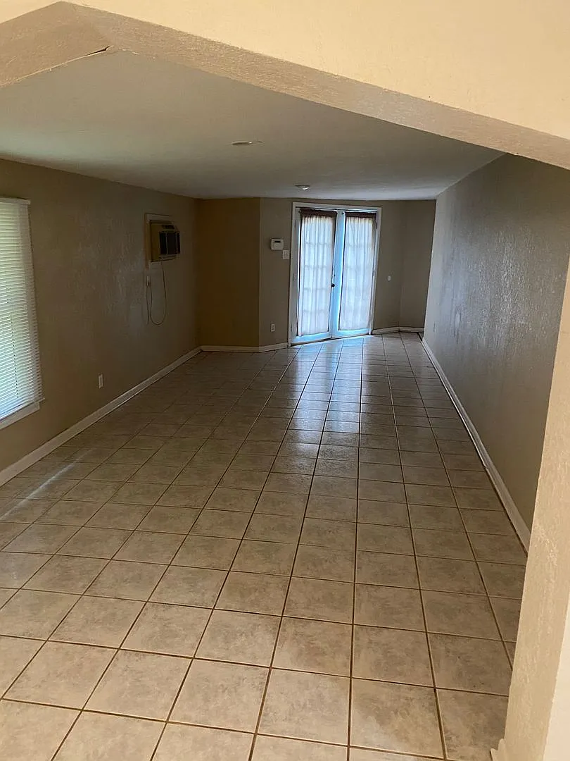 Extra Spacious Home 4 Bedroom 3 Bath — Photo 4