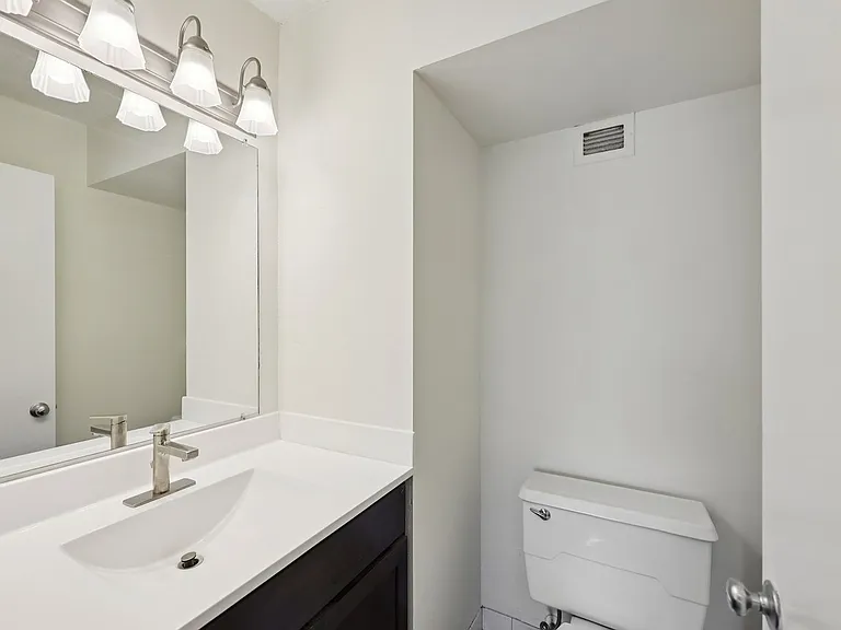 Thornton Place Apartments — Photo 22