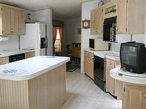 4th image of 404 Cinnamon Cir