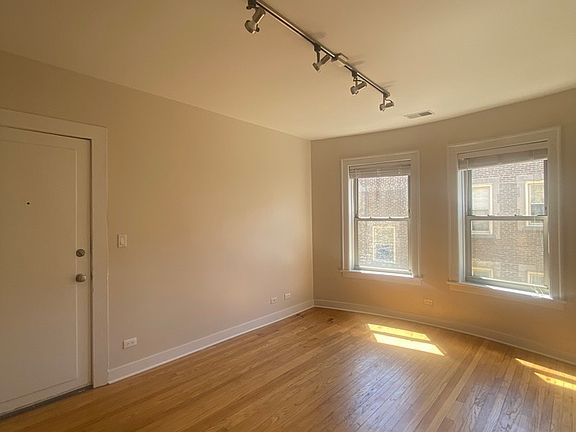 3rd image of 4841 N Ashland Ave #2C