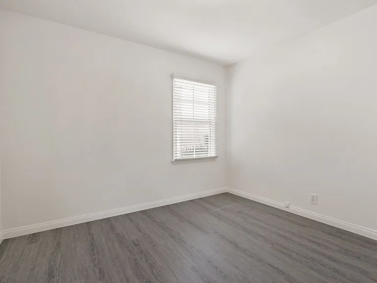 1201 Washington Ave - architectural building North of Wilshire in Santa Monica! — Photo 13