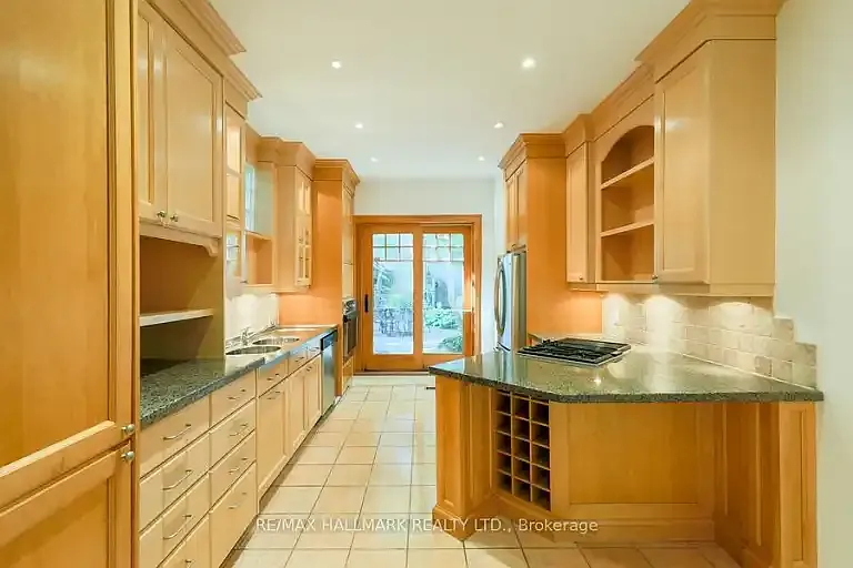 101 Pears Ave #1A — Photo 5