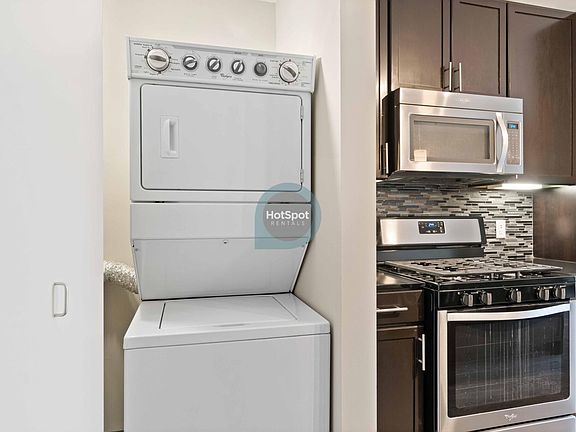 4th image of 622 W Randolph St #1614