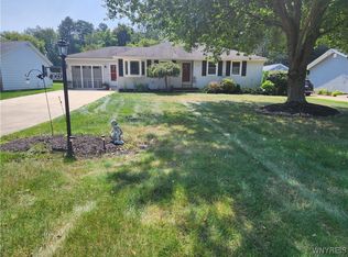 4969 Armor Dr, Hamburg, NY 14075