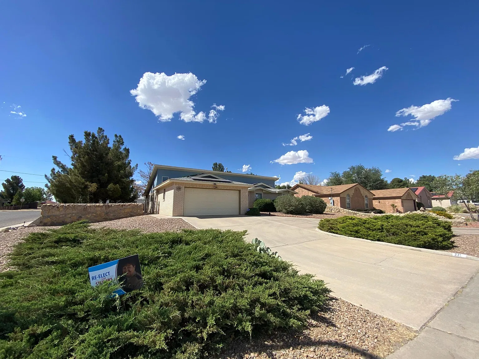 3 bed, 2100 sqft, $1,800 — Photo 1