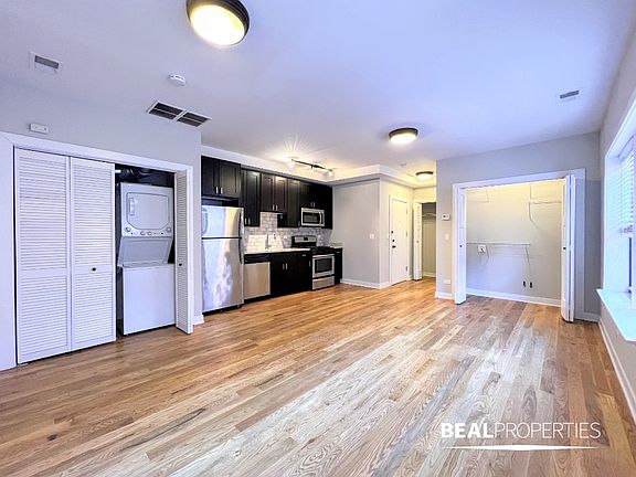 2nd image of 2203 W Eastwood Ave APT 2NW