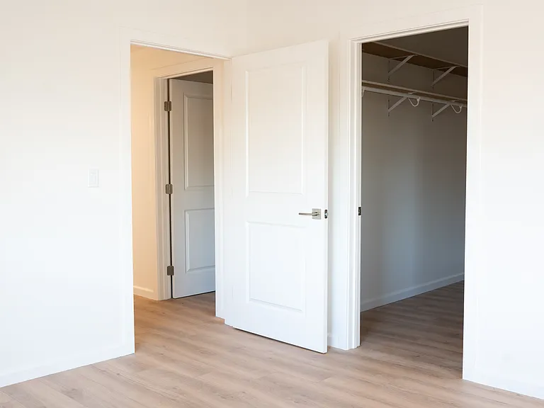 1200 N Hobart Blvd — Photo 5