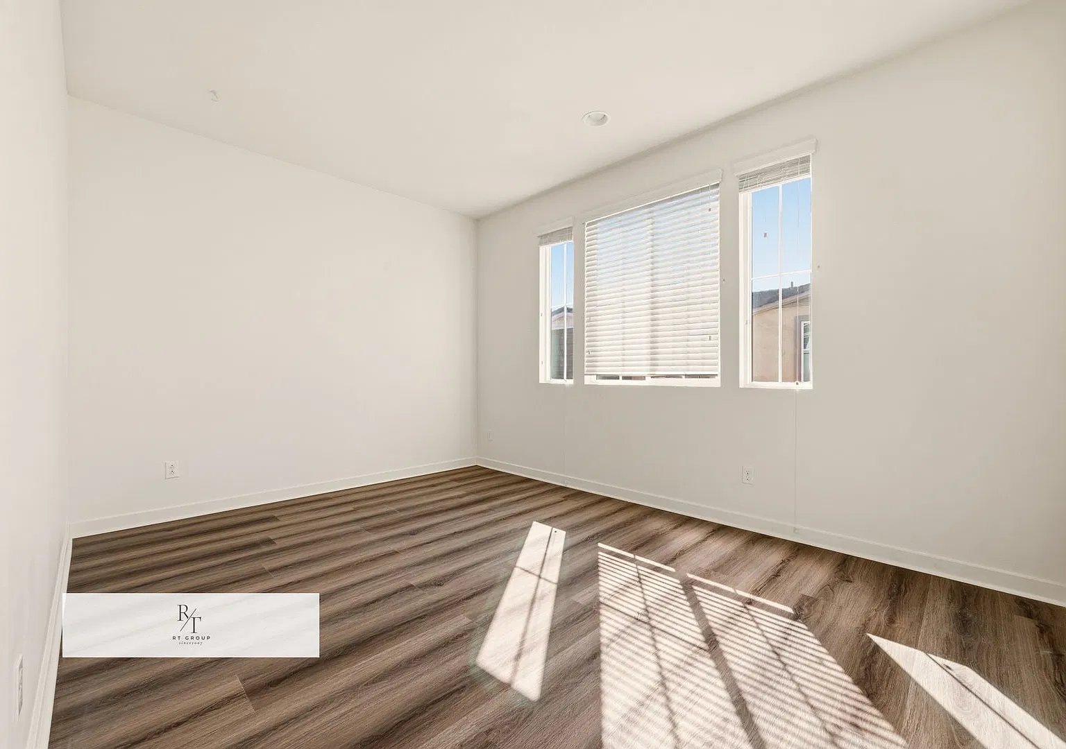 Modern 3-Bedroom Condo with Flexible Multi-Level Layout in Pomona ! — Photo 2