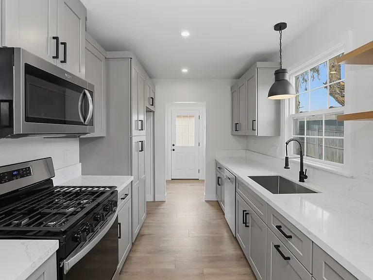 32568 Kentucky St — Photo 2