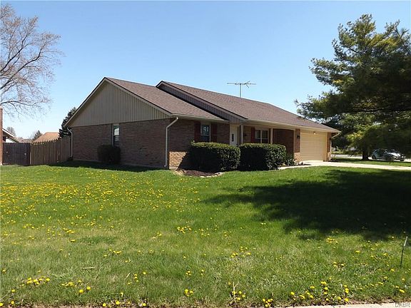 5th image of 305 Tulip Ln