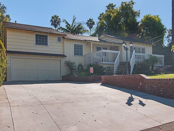 2nd image of 4855 Marguerita Ln