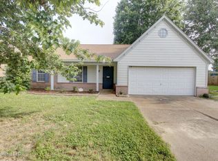 4141 Shadow Glen Dr, Horn Lake, MS 38637