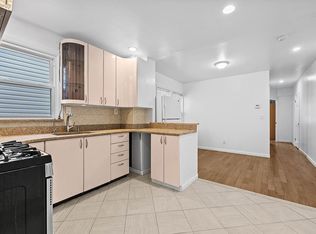 16511 78th Ave, Fresh Meadows, NY 11366