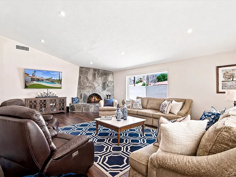 48551 San Pedro St — Photo 4