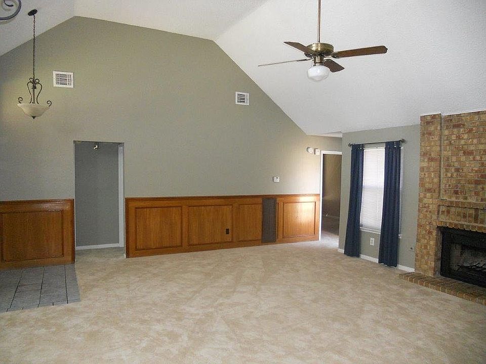 1st image of 2766 Claremont Dr