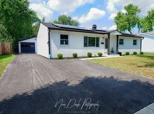 312 Cherry Valley Rd, Vernon Hills, IL 60061