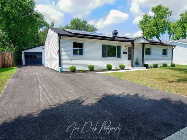 312 Cherry Valley Rd, Vernon Hills, IL 60061