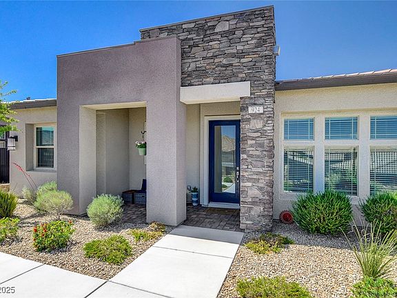 2nd image of 924 Allister Fields Ln