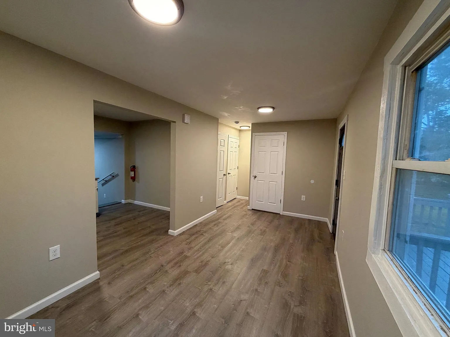3 bed, 828 sqft, $2,000 — Photo 3