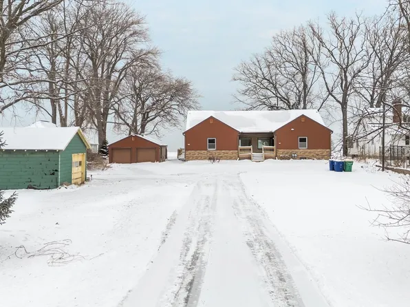 2453 E Shore Dr, Green Bay, WI 54302