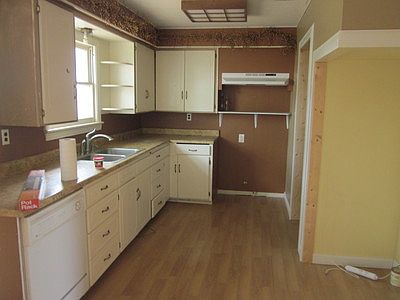 3rd image of 1104 Avenue J NW