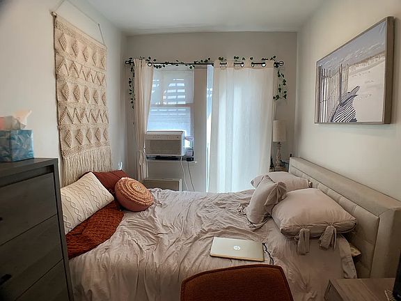 5th image of 349 E 10th St APT 3F