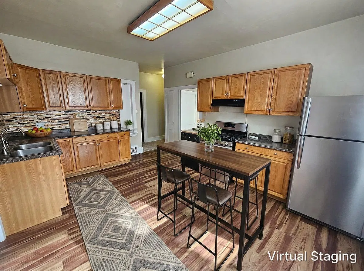 2 bed, 1200 sqft, $2,050 — Photo 2