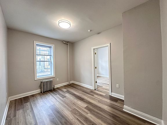 5th image of 384-86 Baldwin Ave #2