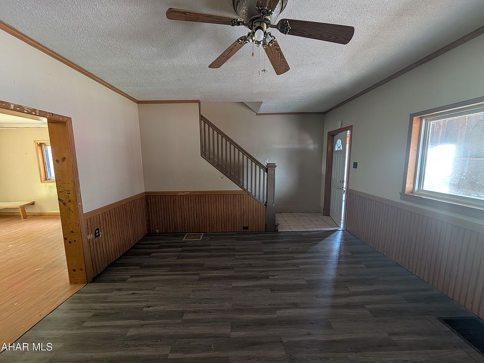 10th image of 120 E Walnut Ave
