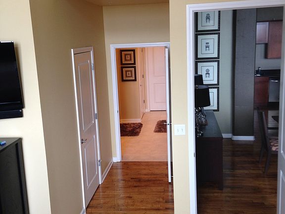 5th image of 624 E Walnut St APT 42