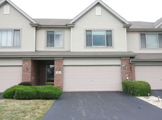 8312 Auburn Ln, Frankfort, IL 60423