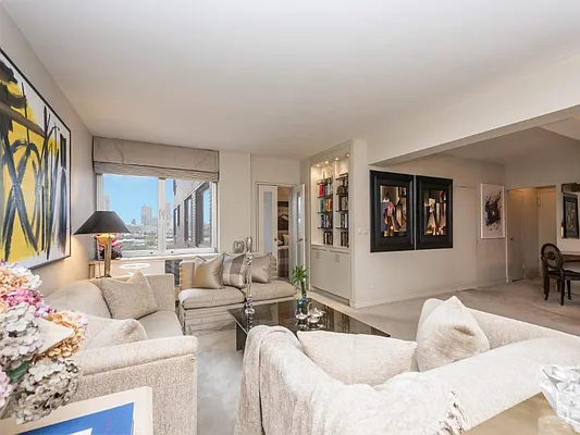 Sold by Sotheby's International Realty | media 1