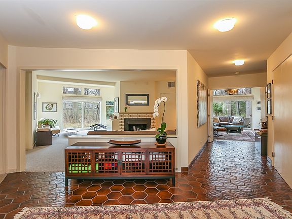 2nd image of 409 E Witchwood Ln