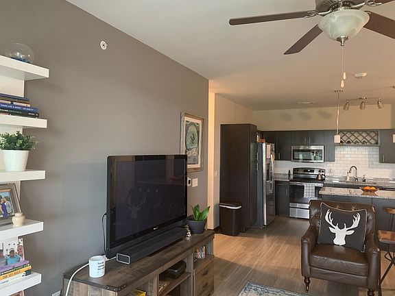 2nd image of 789 Oxbow Ave #218