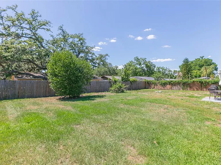 1612 Berkshire Dr — Photo 20