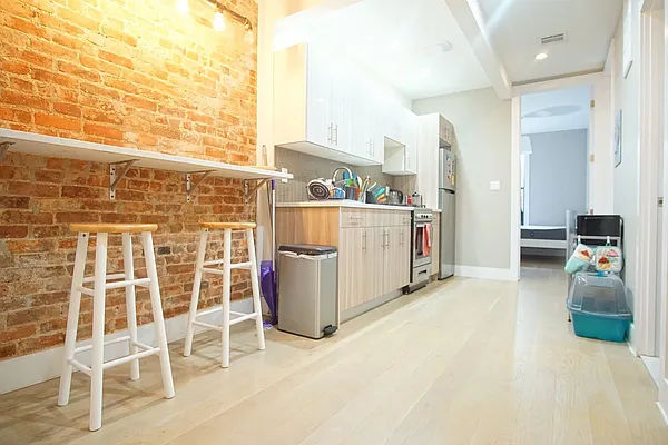 Rented by Hagstrom Management Inc | media 1