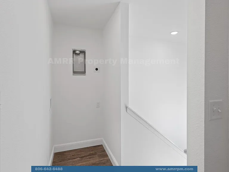 1020 States Ave — Photo 13