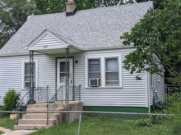 2817 9th St, Rockford, IL 61109
