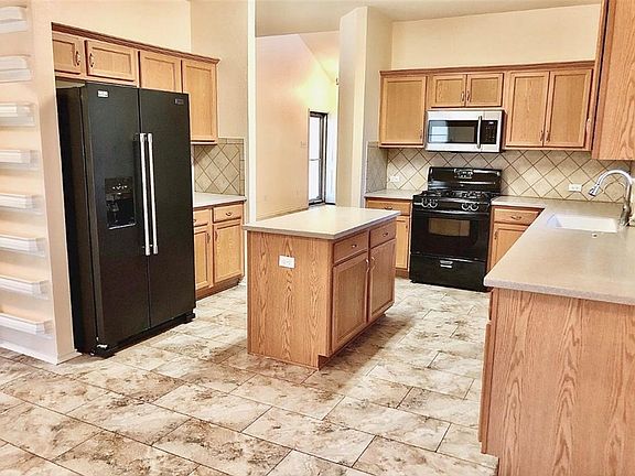 4th image of 1800 Honey Creek Ln