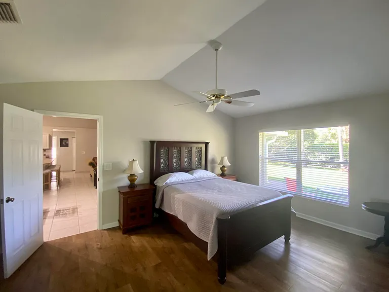 1094 Raintree Ln — Photo 20