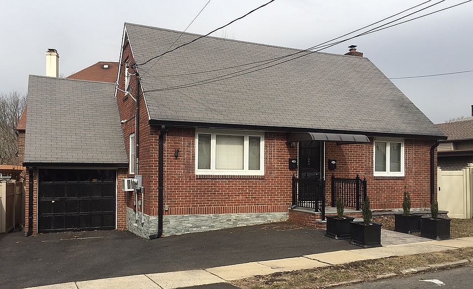 1st image of 125 Beverly Ave