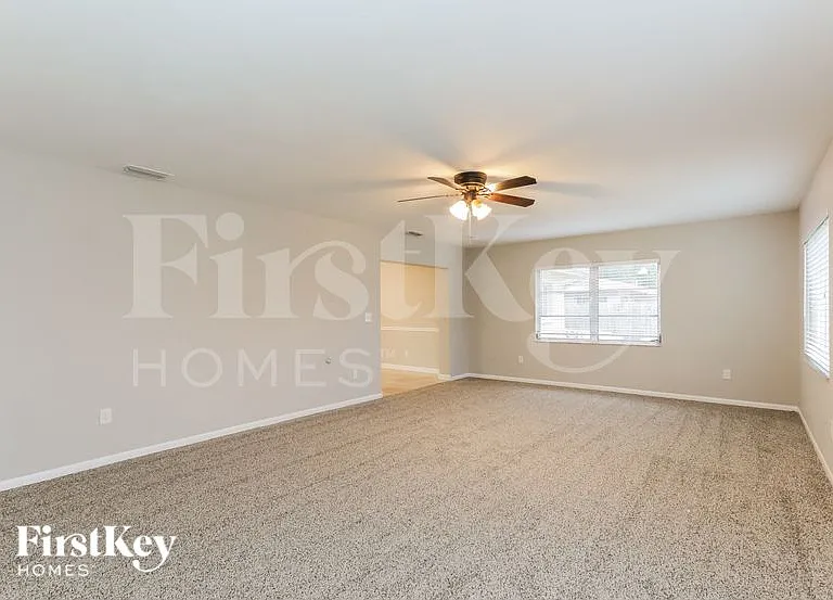 1795 Suffolk Dr — Photo 7