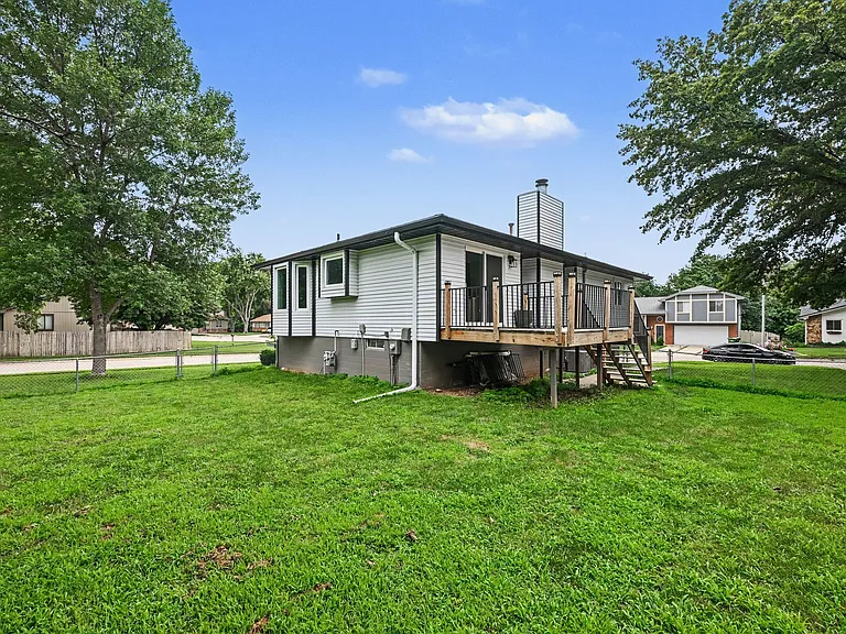 10808 Hogantown Dr — Photo 16