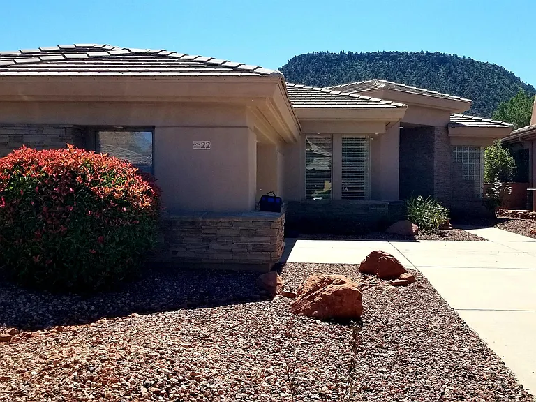 22 Heritage Cir — Photo 1