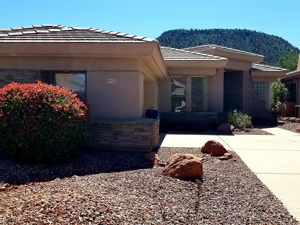22 Heritage Cir
