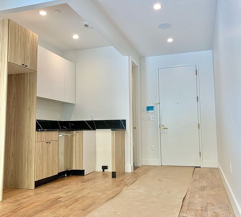2nd image of 61 Montrose Ave #4M