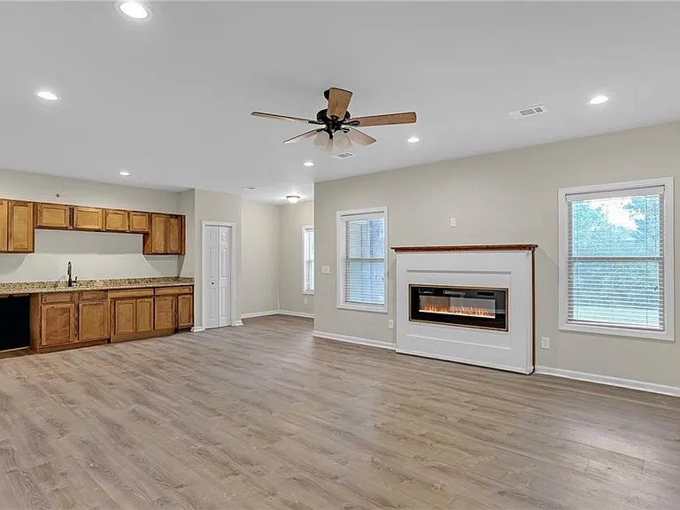 568 Garden View Ct — Photo 7