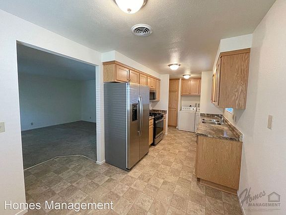 3rd image of 765 N Alda Dr
